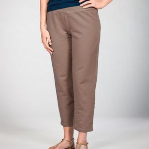 NWT New Fresh Produce Desert Brown Audrey Crop Pants Medium M